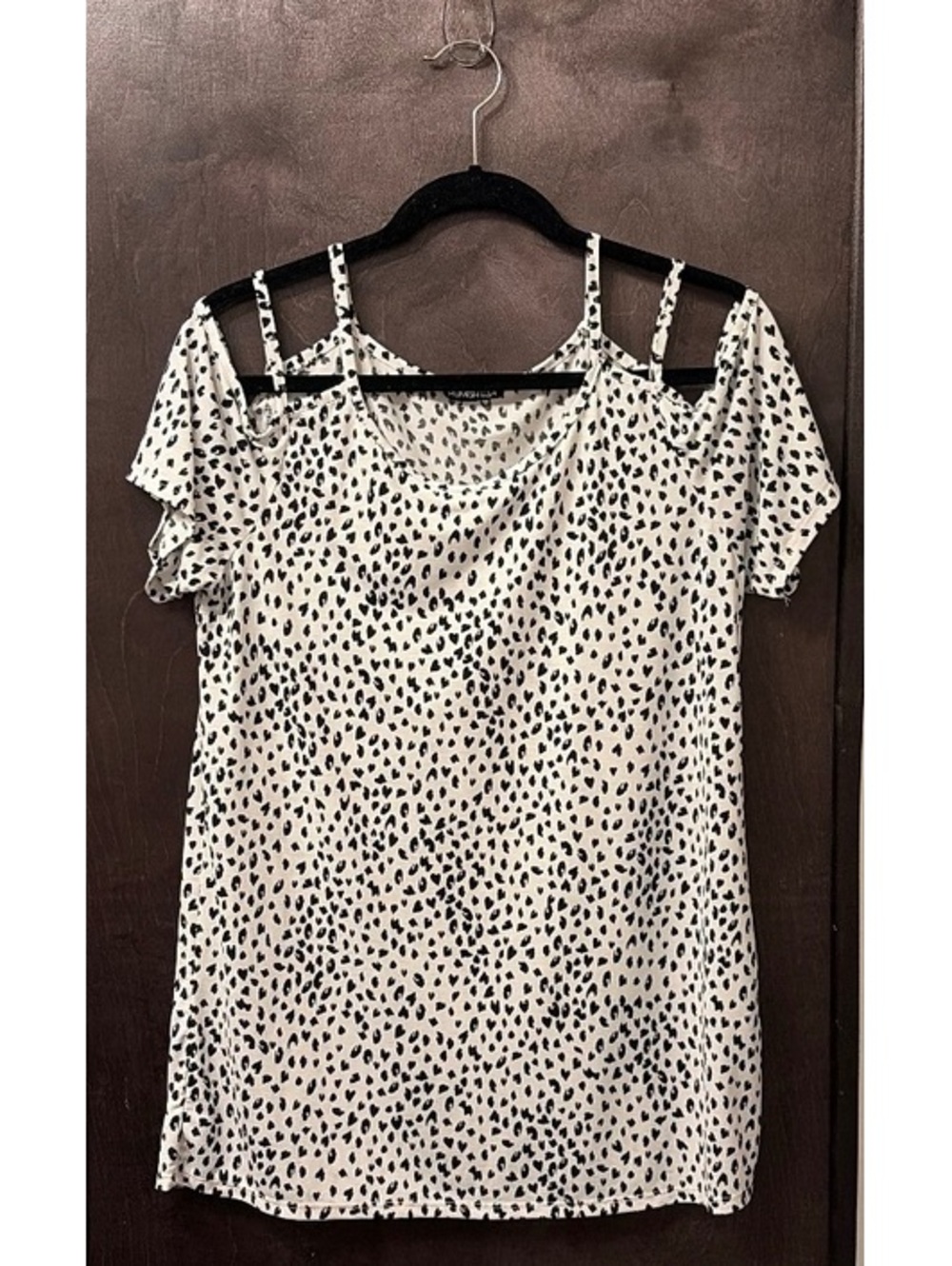 Heimish U.S.A leopard Print Cold-Shoulder blouse
